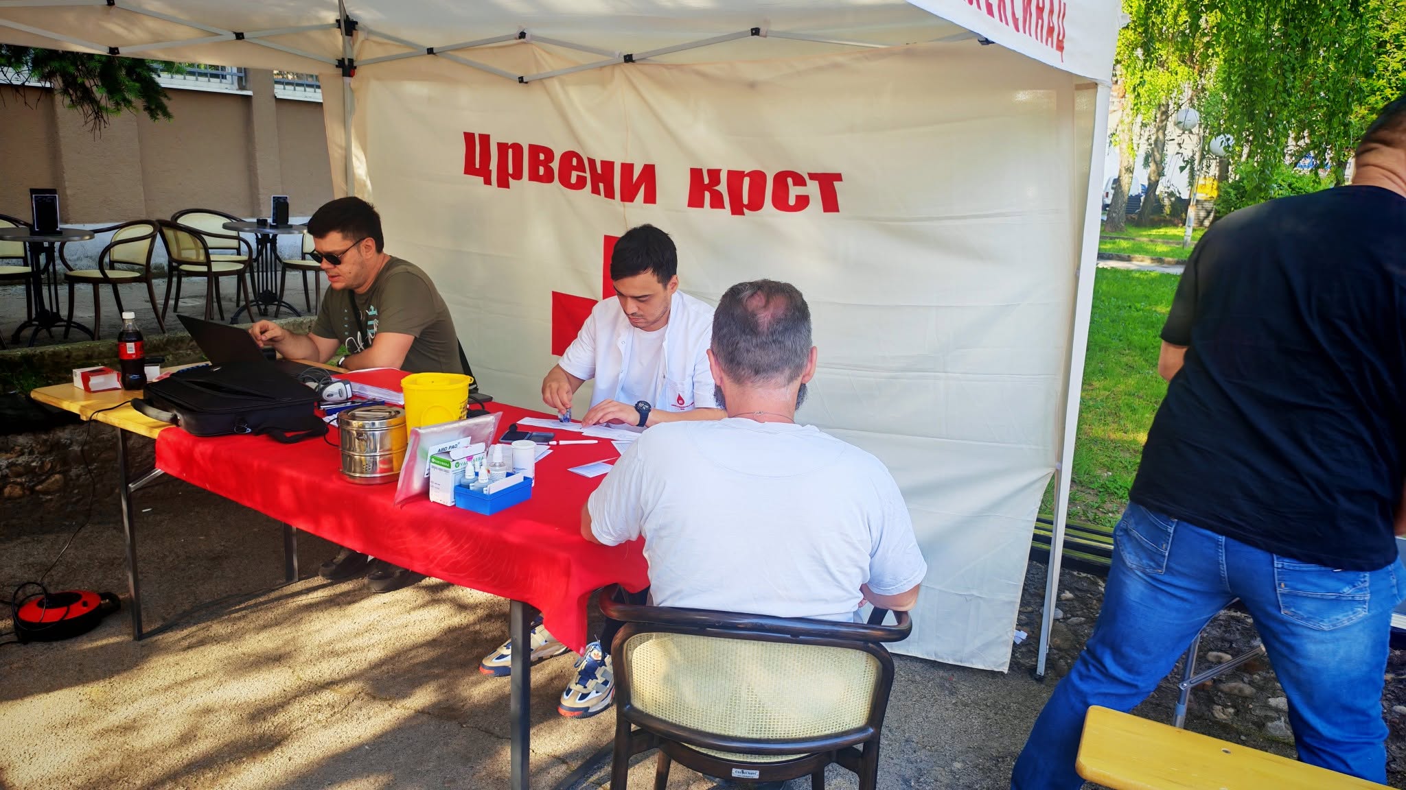 Фотографија из вести: 📢 ПОЗИВ ГРАЂАНИМА – ДОБРОВОЉНО ДАВАЊЕ КРВИ 🩸