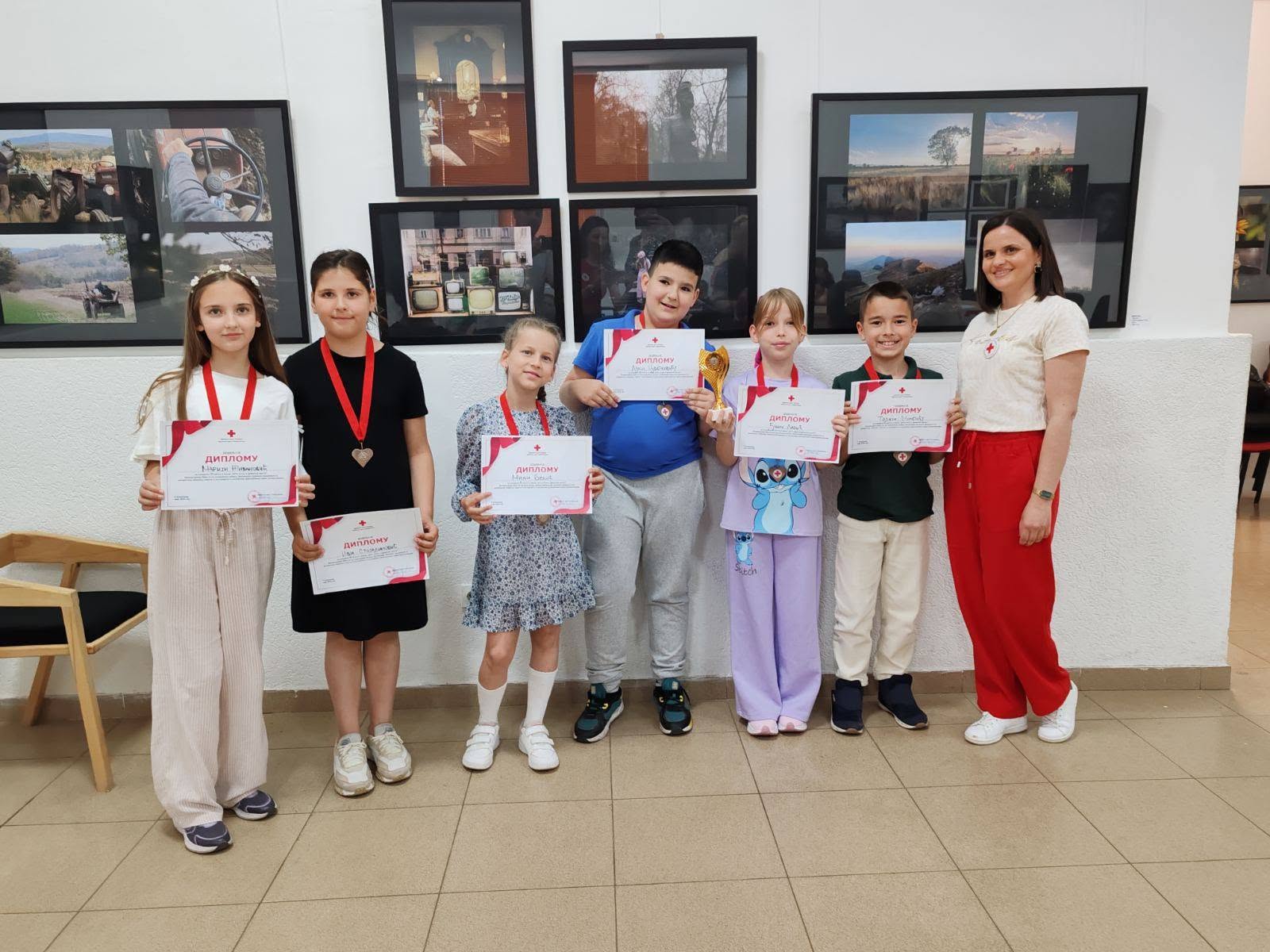 Фотографија из вести: 🏆 Данас је одржано финале квиза „Шта знаш о Црвеном крсту“