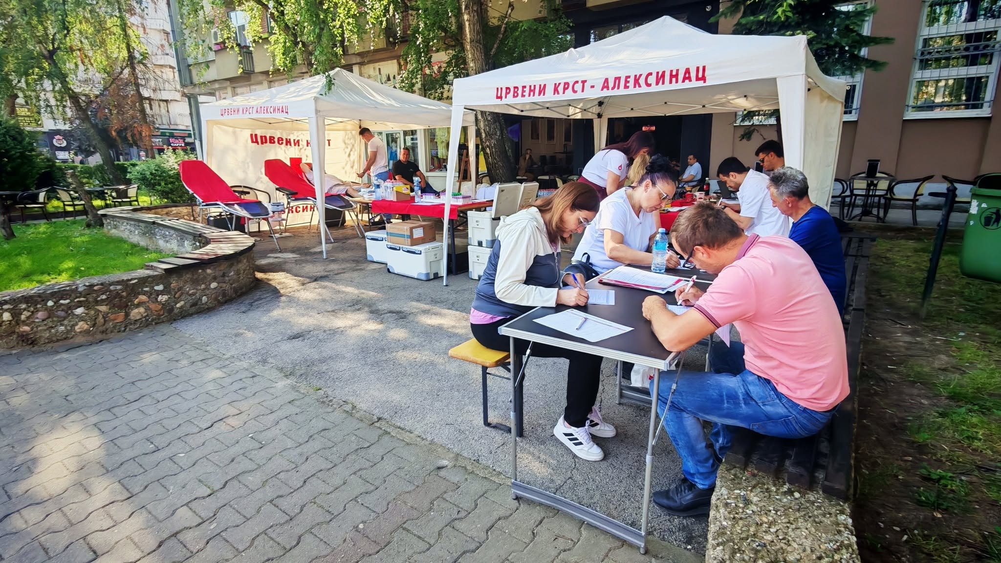 Фотографија из вести: 📢 ПОЗИВ ГРАЂАНИМА – ДОБРОВОЉНО ДАВАЊЕ КРВИ 🩸