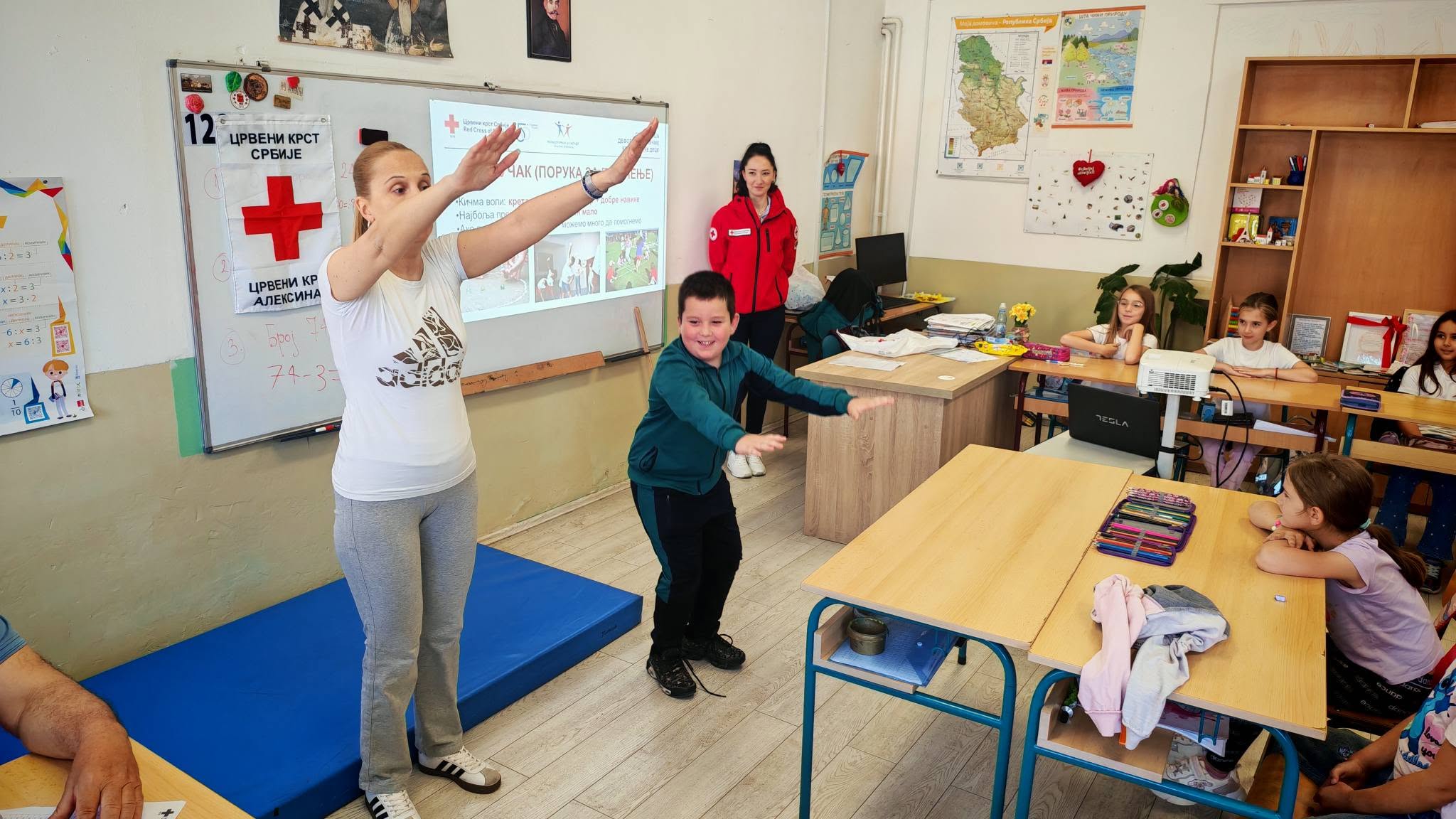 Фотографија из вести: 📌Превенција деформитета кичме код деце школског узраста