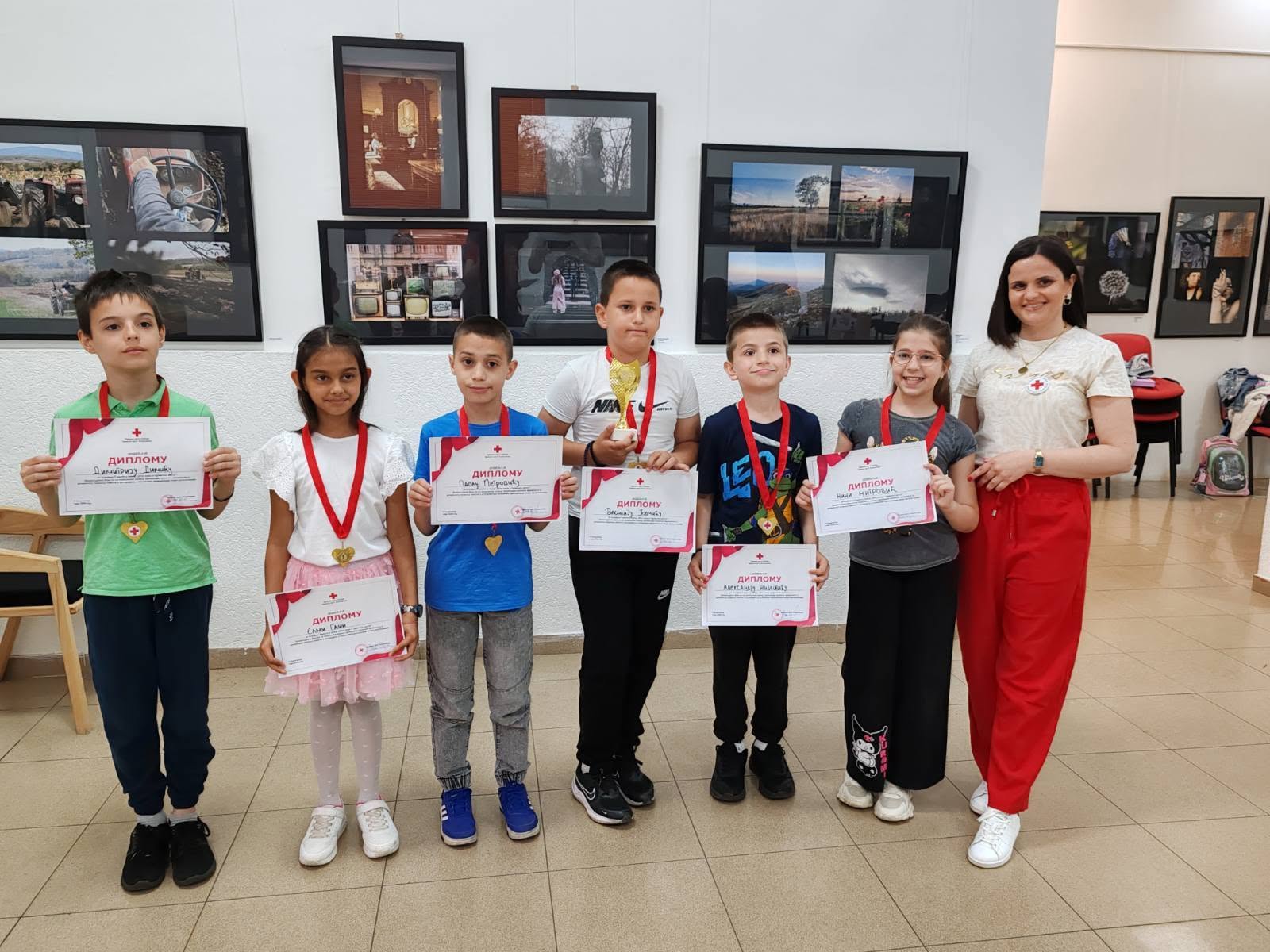 Фотографија из вести: 🏆 Данас је одржано финале квиза „Шта знаш о Црвеном крсту“